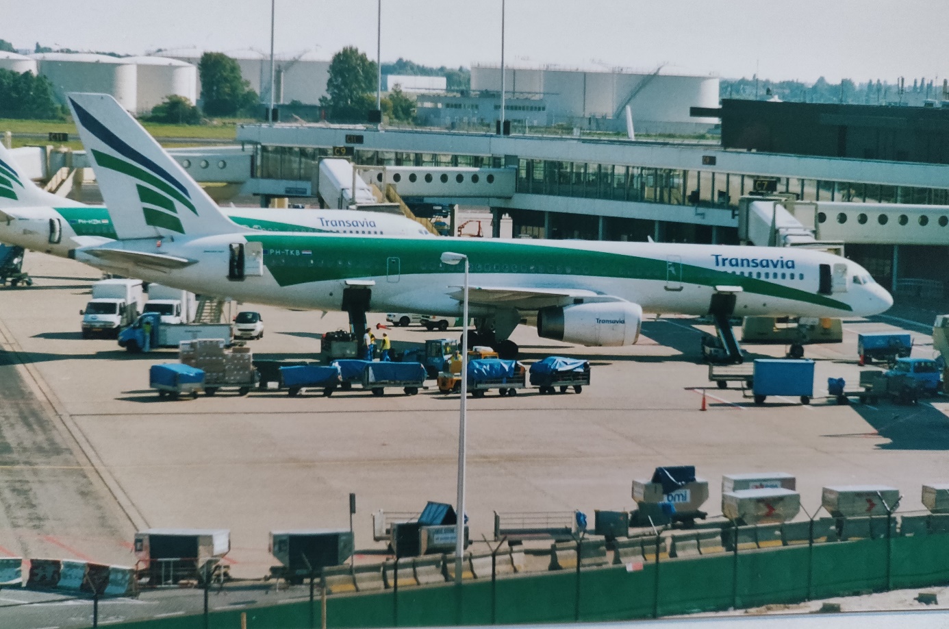 Boeing 757-200 | Transavia | PH-TKB | parked at the gate at Schiphol airport | (C) BvdZ